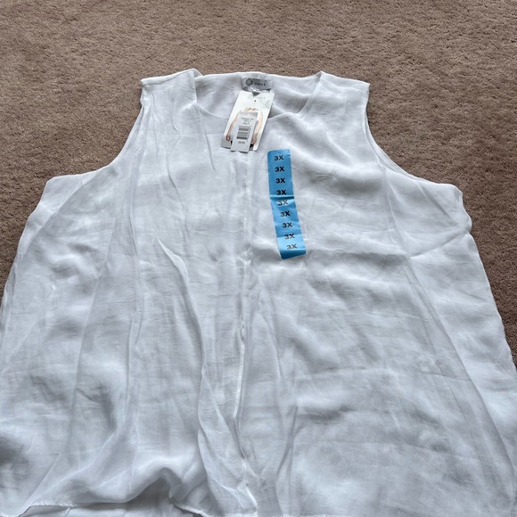 Ladies tops - Picture 1 of 15